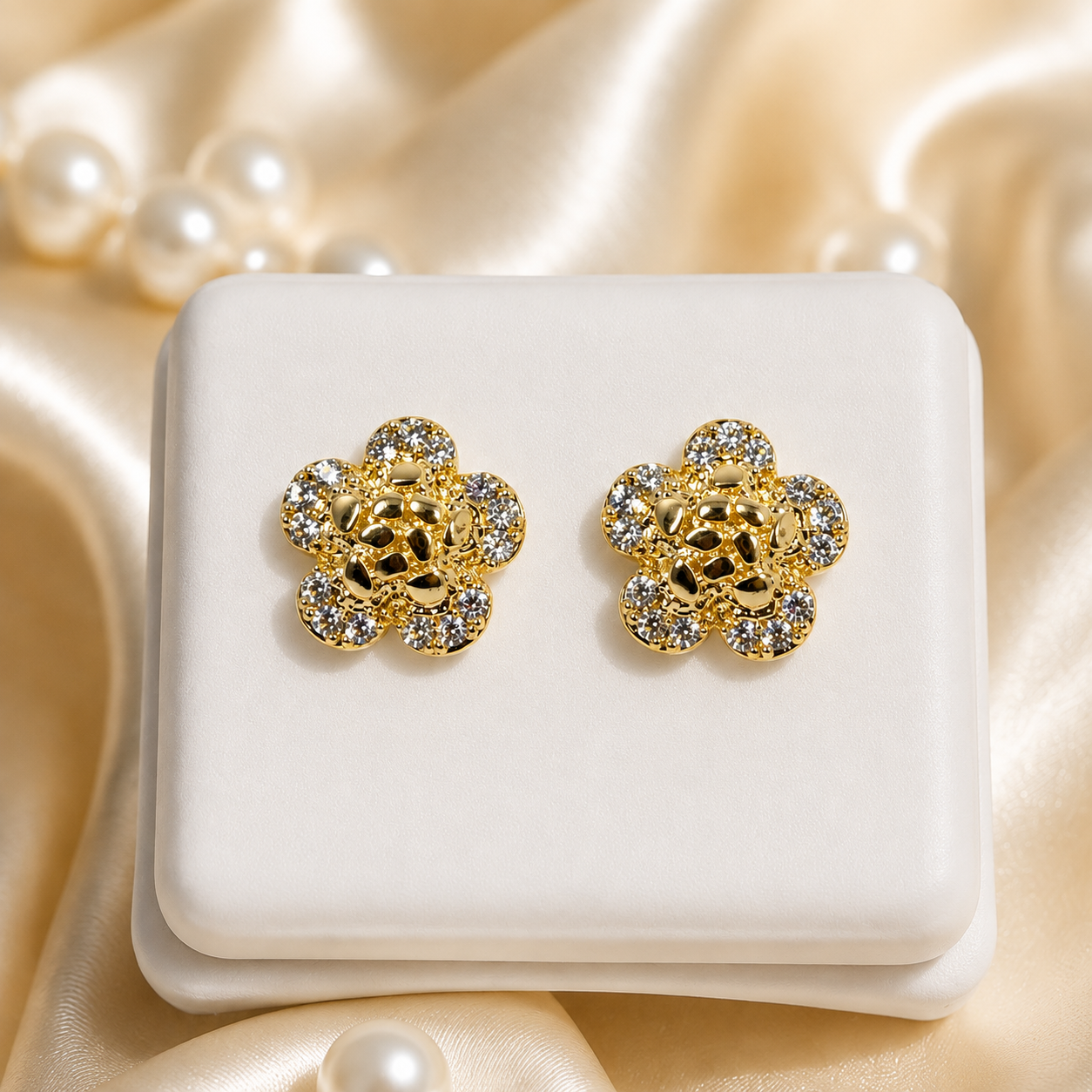 Flower Nugget w/cz -Gold tone
